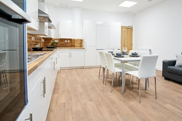 1 bed studio, St Leonards Gate, City Centre, Lancaster, LA11NN - Image 11